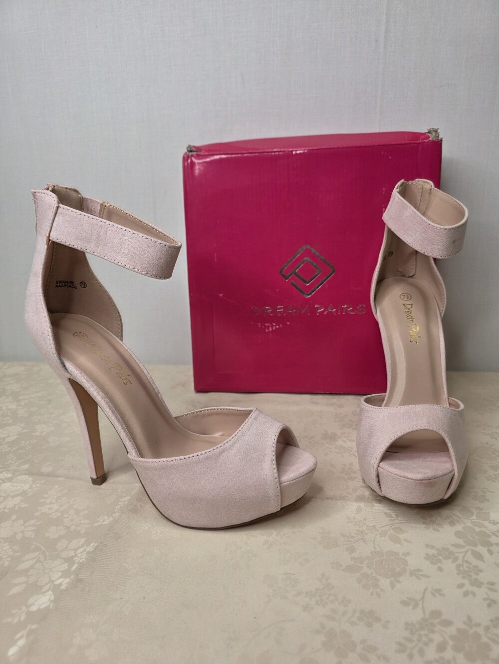 Dream Pairs Soft Pink Faux Suede Platform Ankle Strap Peep Toe Heels Size 7.5